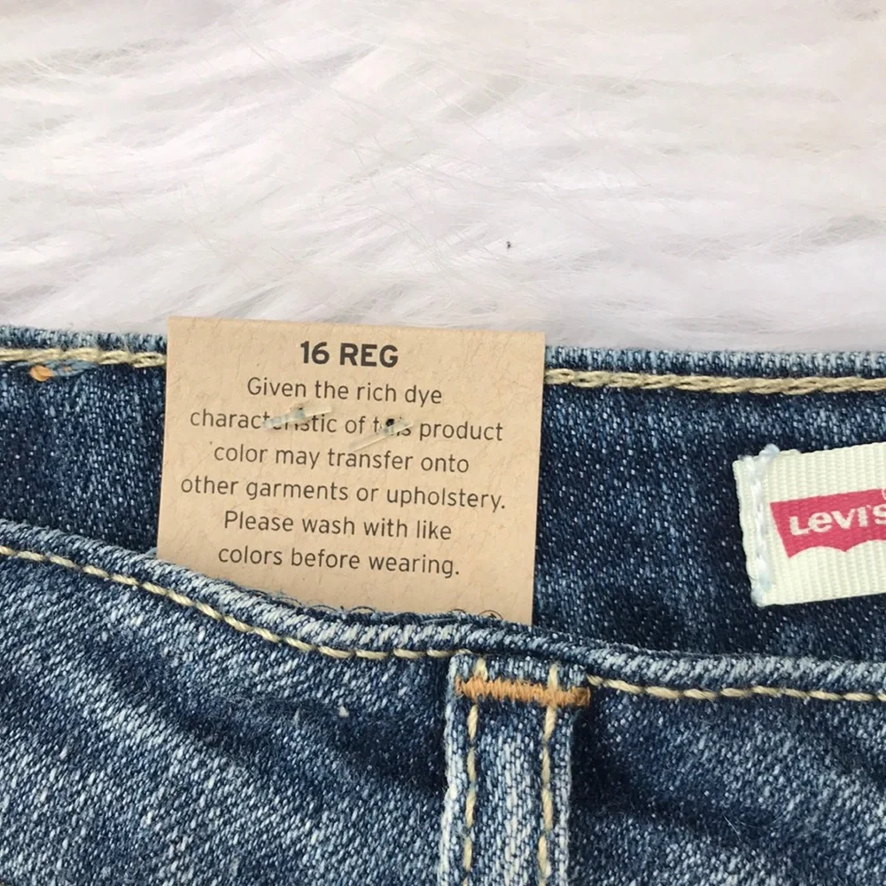 Girl’s Levi’s Jean Shorts